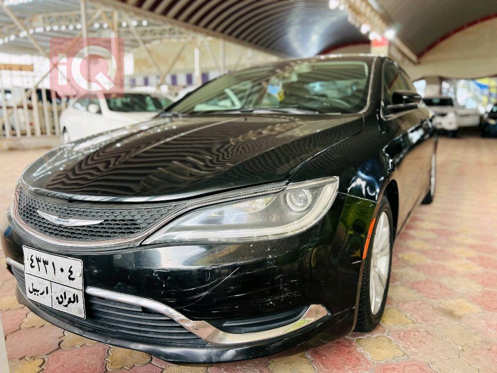 Chrysler 200